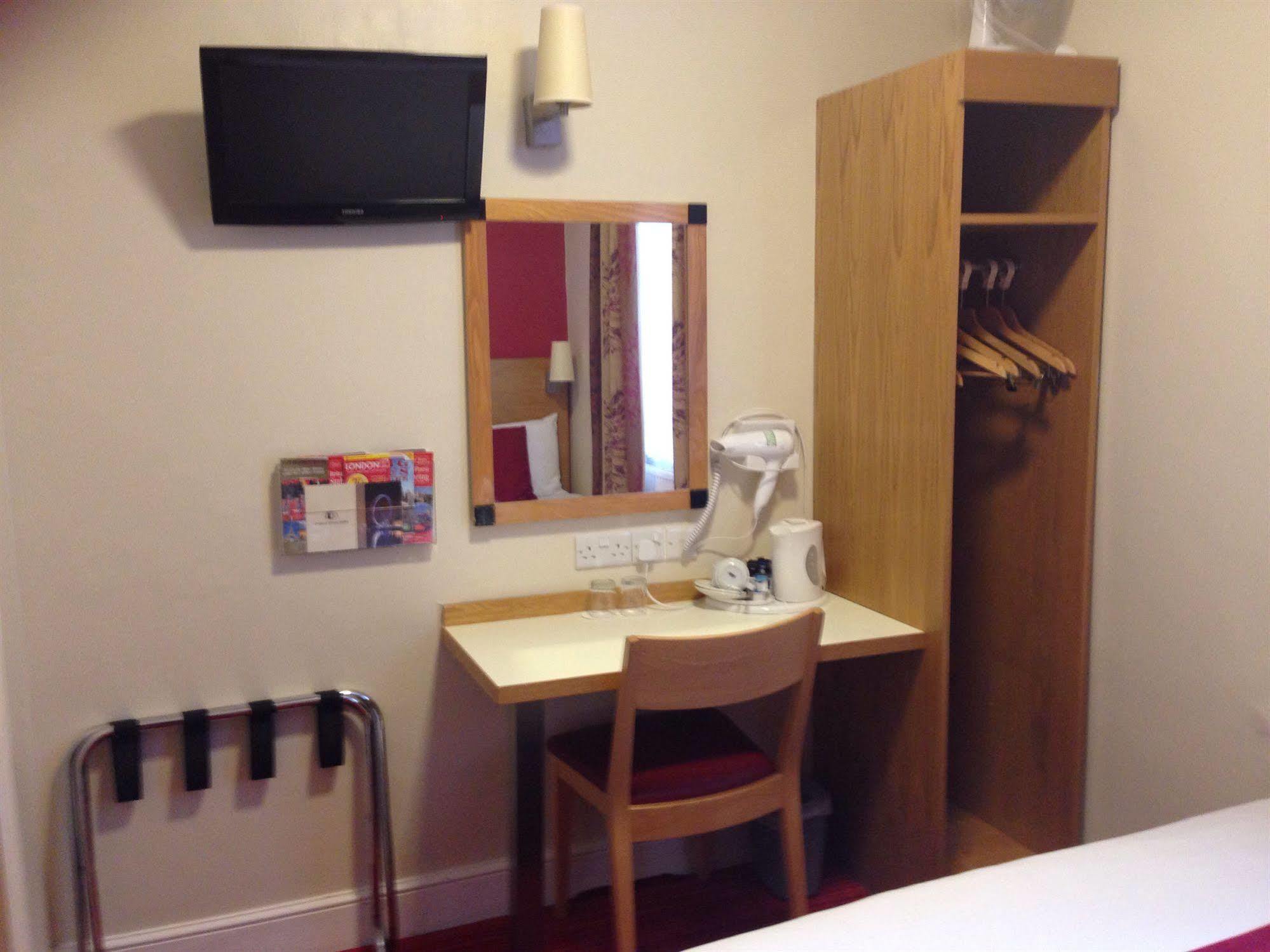 Hotel Comfort - Westminster 3*