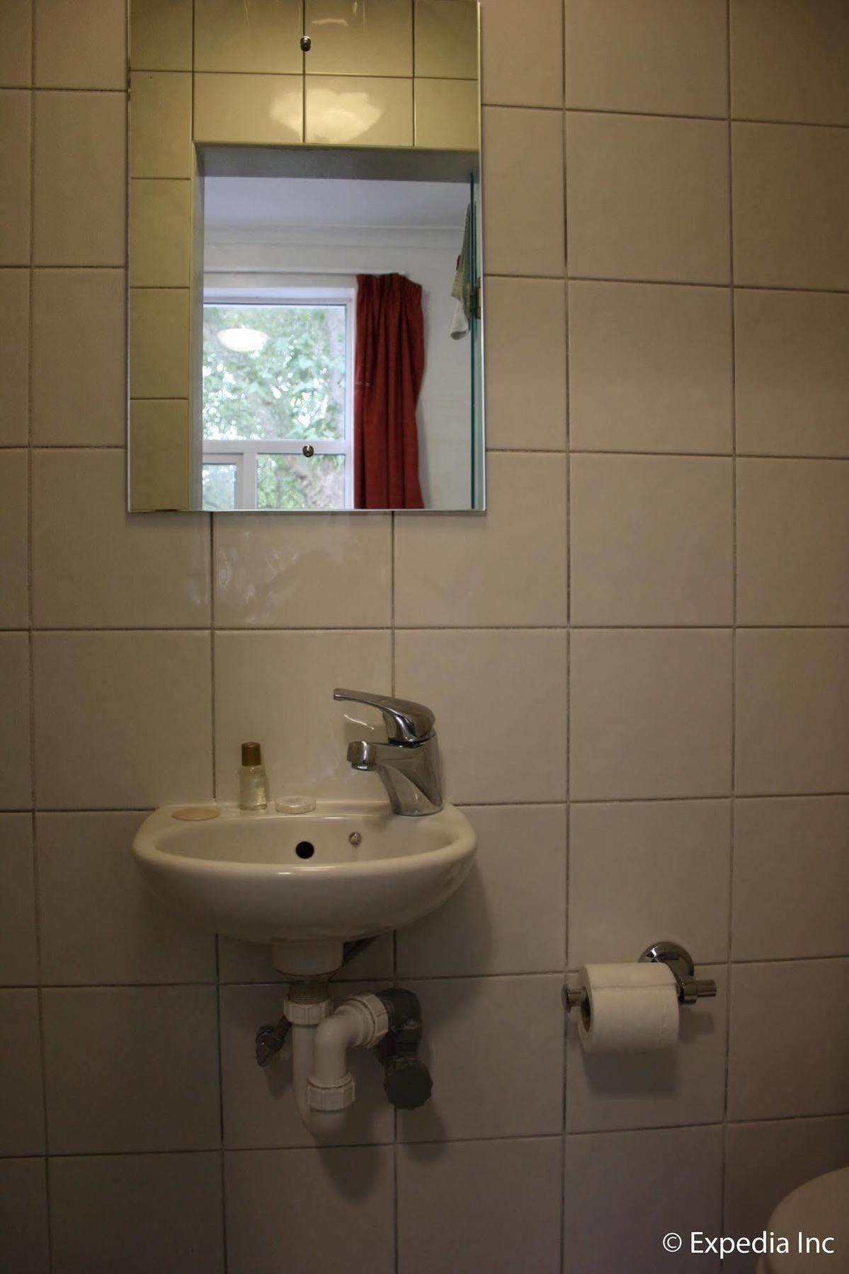 Howard Winchester Hotel 2*