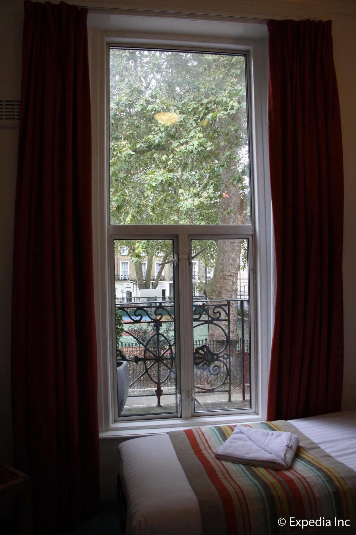 Howard Winchester Hotel