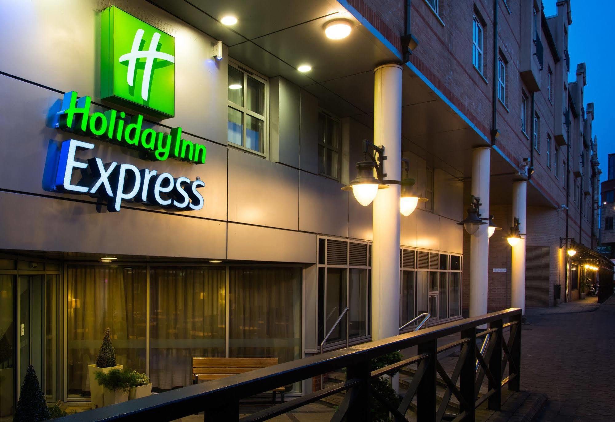 Hotel Express London-hammersmith By Ihg 3*