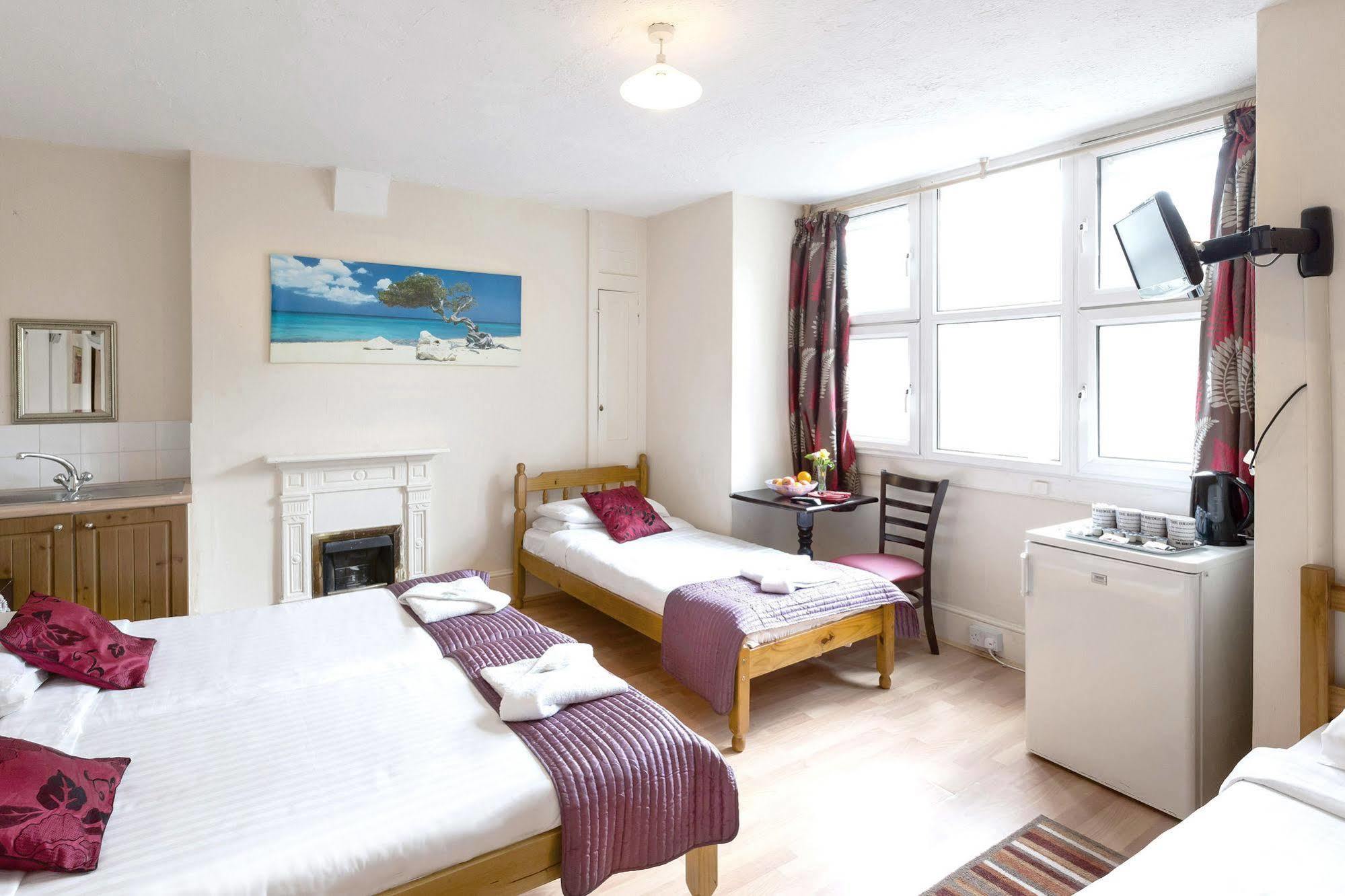 City London Hotel 3*