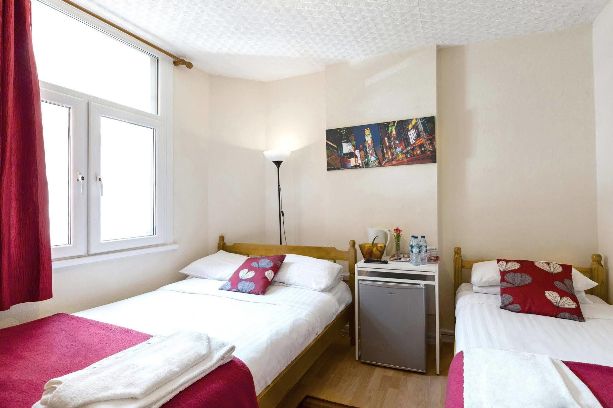 City London Hotel 3*