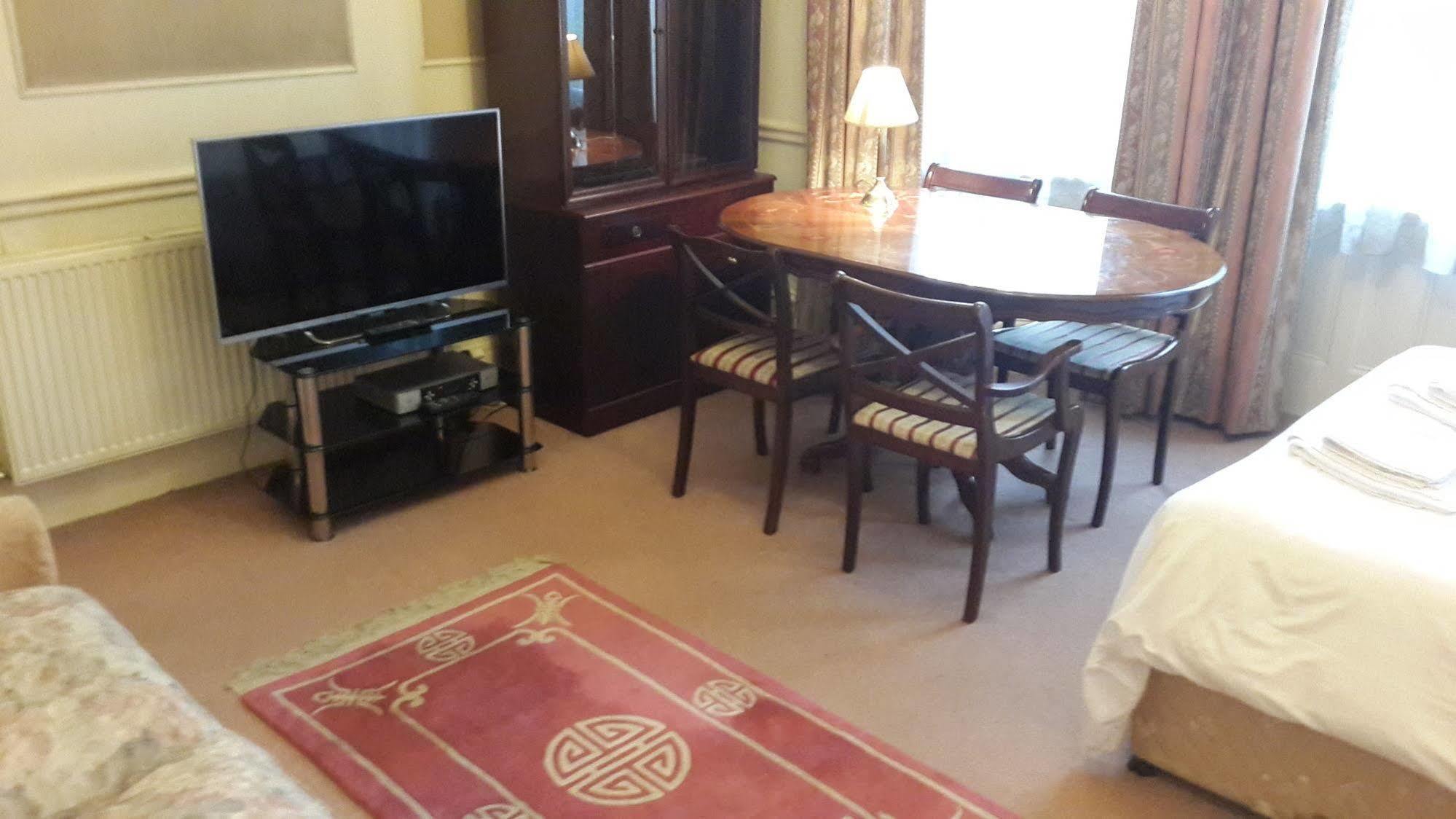 Kensingtoncourt Apartahotel 3*