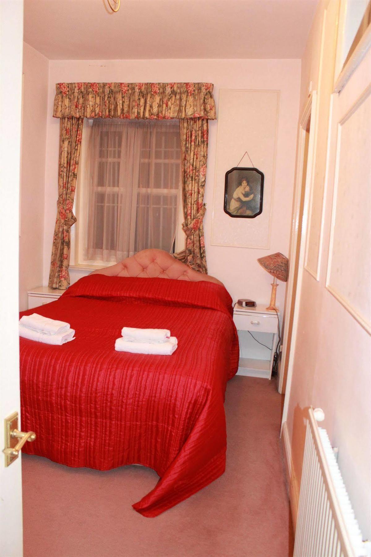 Kensingtoncourt Apartahotel 3*