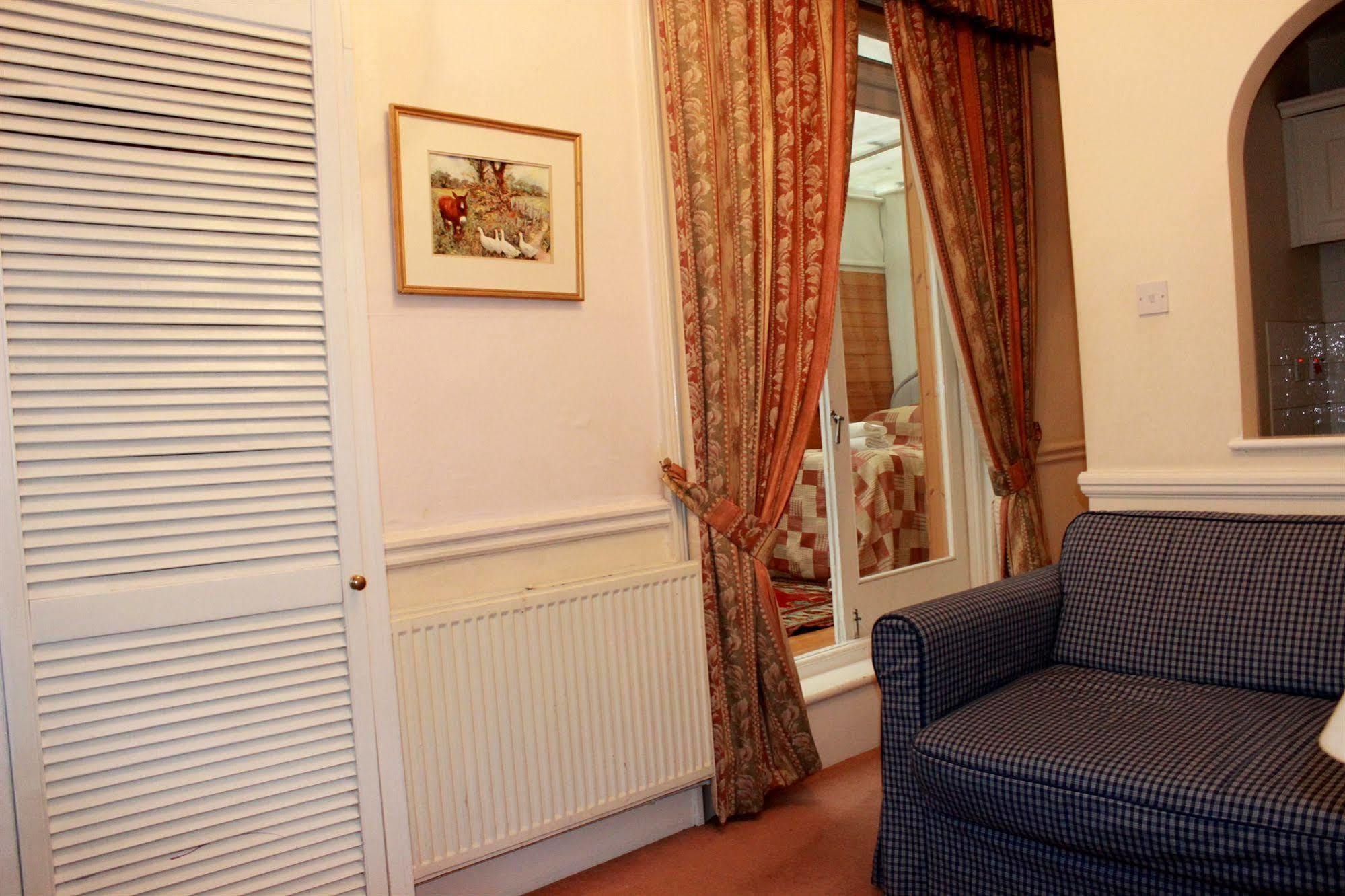Kensingtoncourt Apartahotel