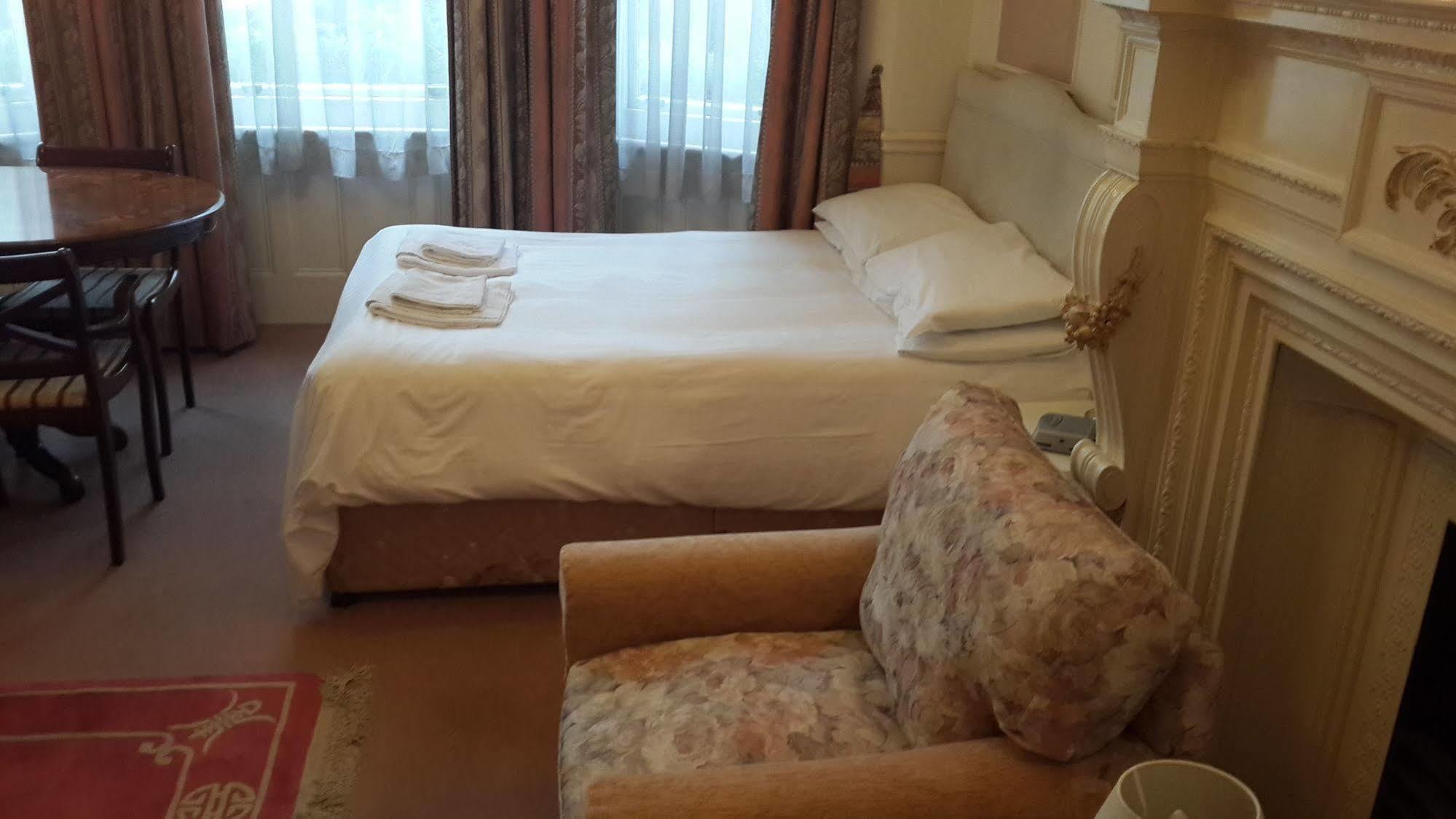 Apartahotel Kensingtoncourt 3*