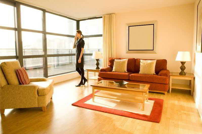 Marlin Stratford Apartahotel 4*