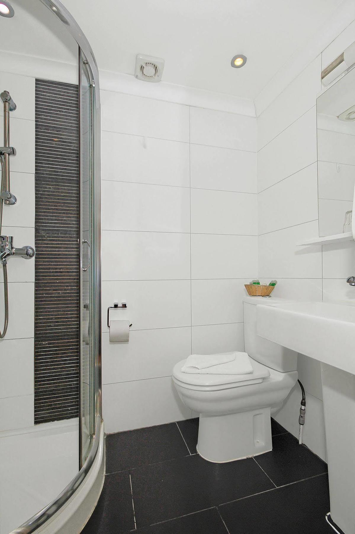 Admiral At Park Avenue 3* London