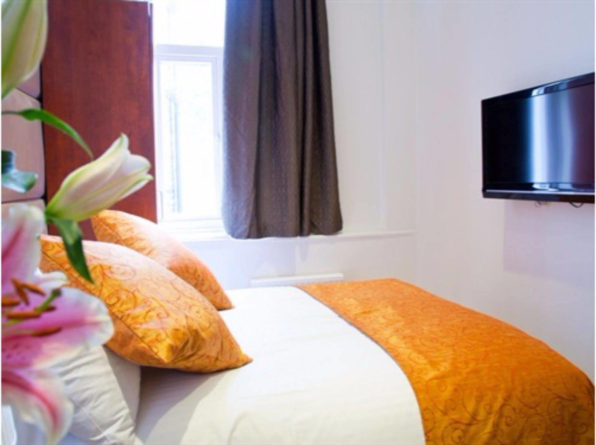 Russell Square Hotel 3*