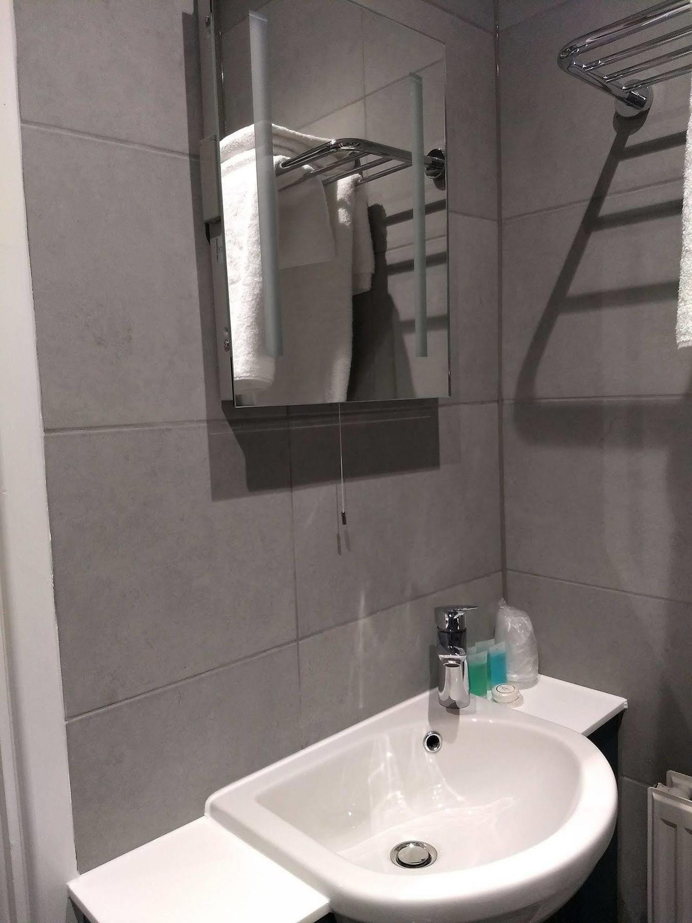 Hotel Garden Court 3*