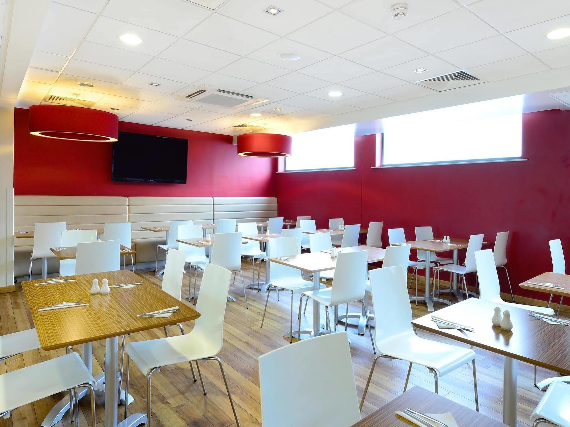 Travelodge Waterloo Hotel