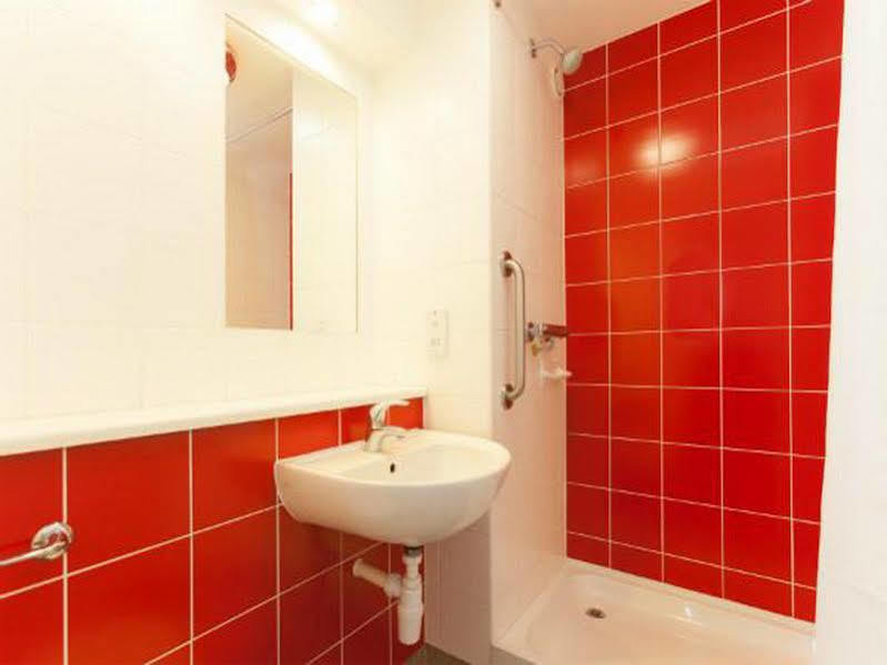 Hotel Travelodge Waterloo 3*