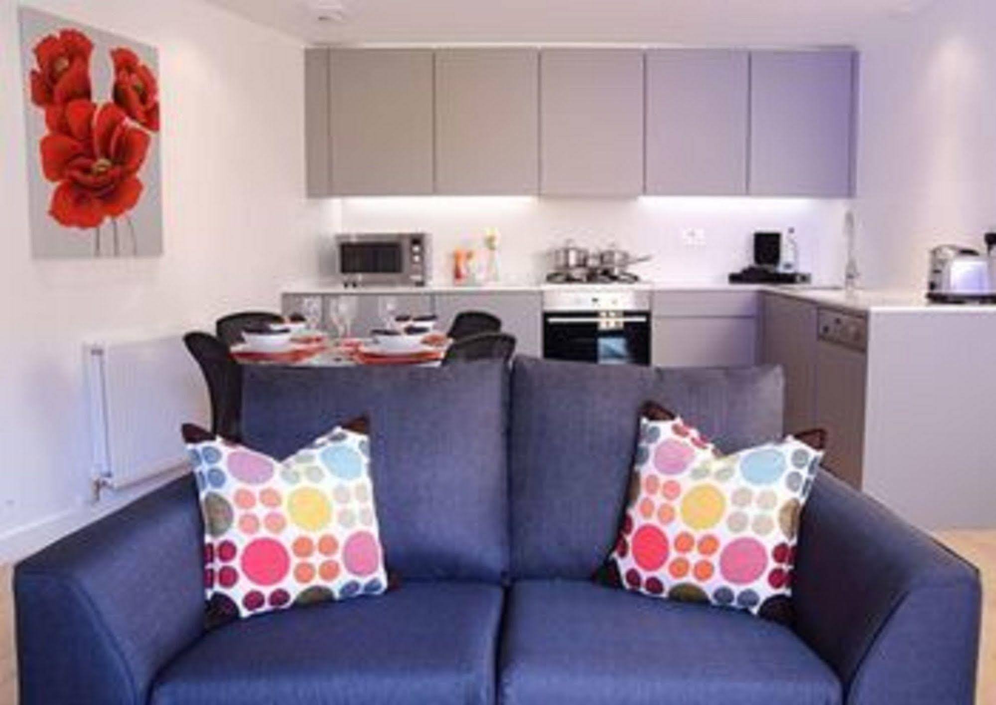 Smart Bridge 4* London