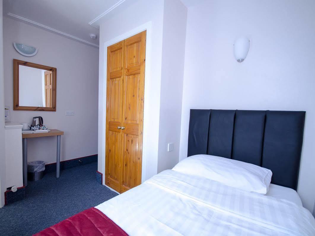 Adria 3* London