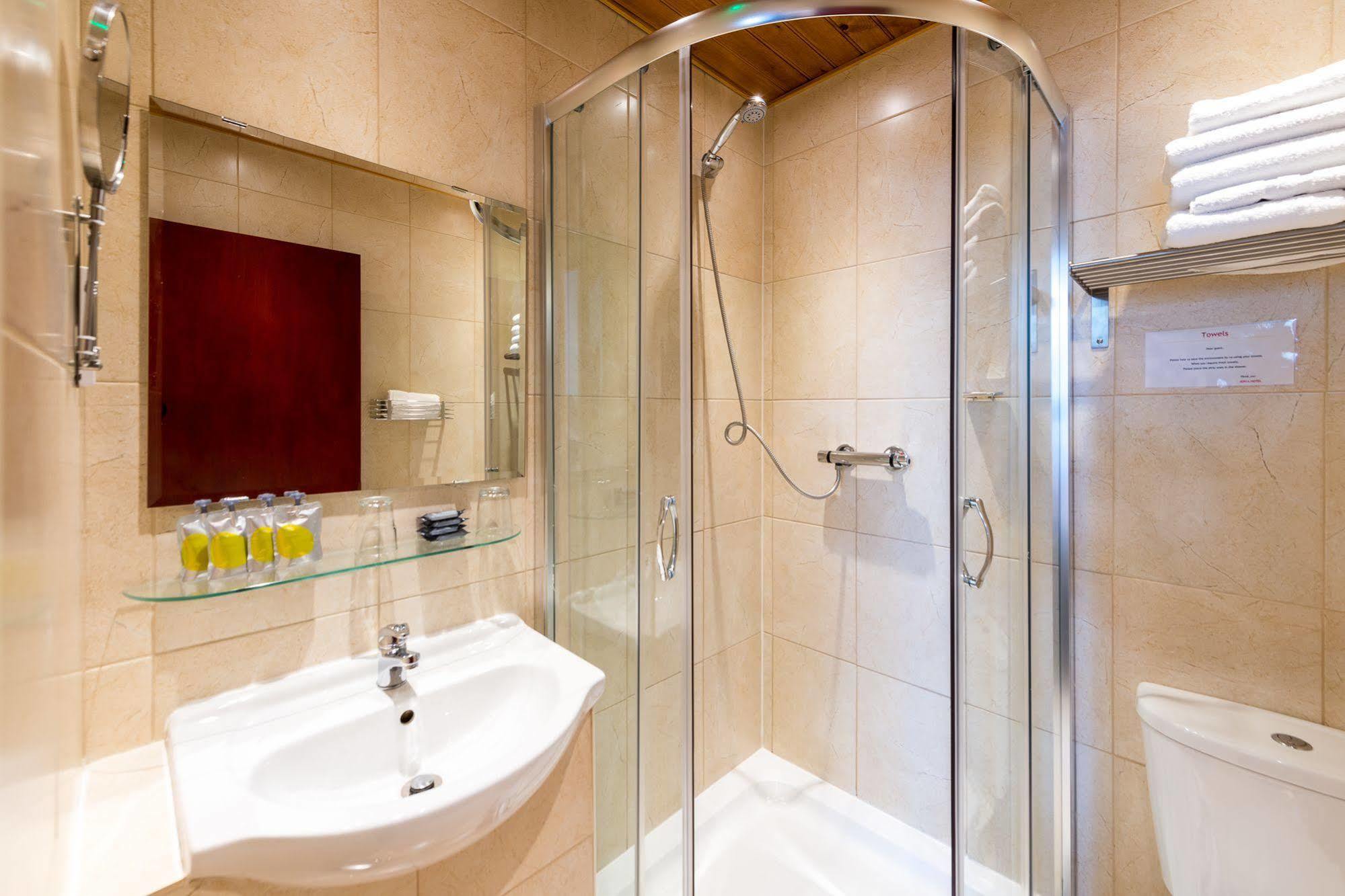 Adria Hotell London