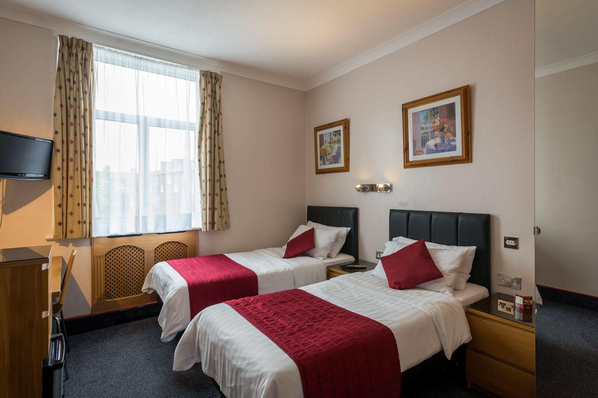 Adria Hotell