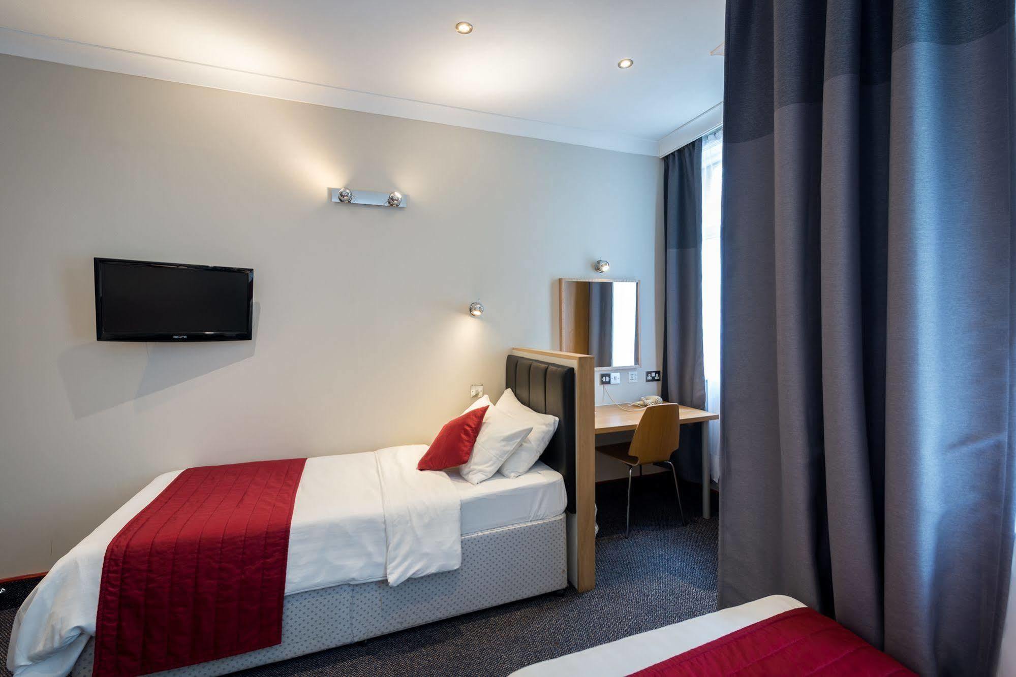 Adria Hotell London