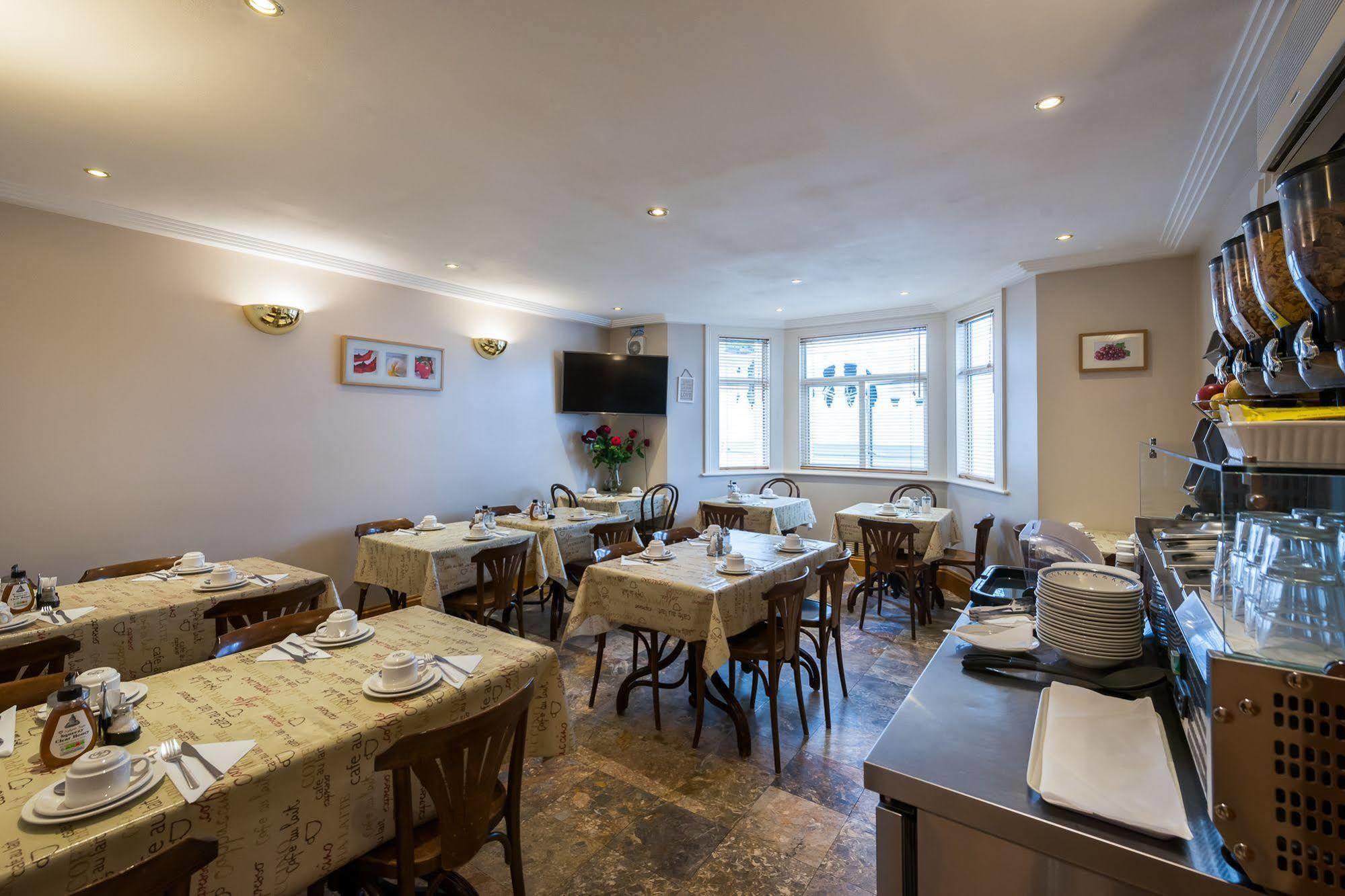 Adria Hotell London