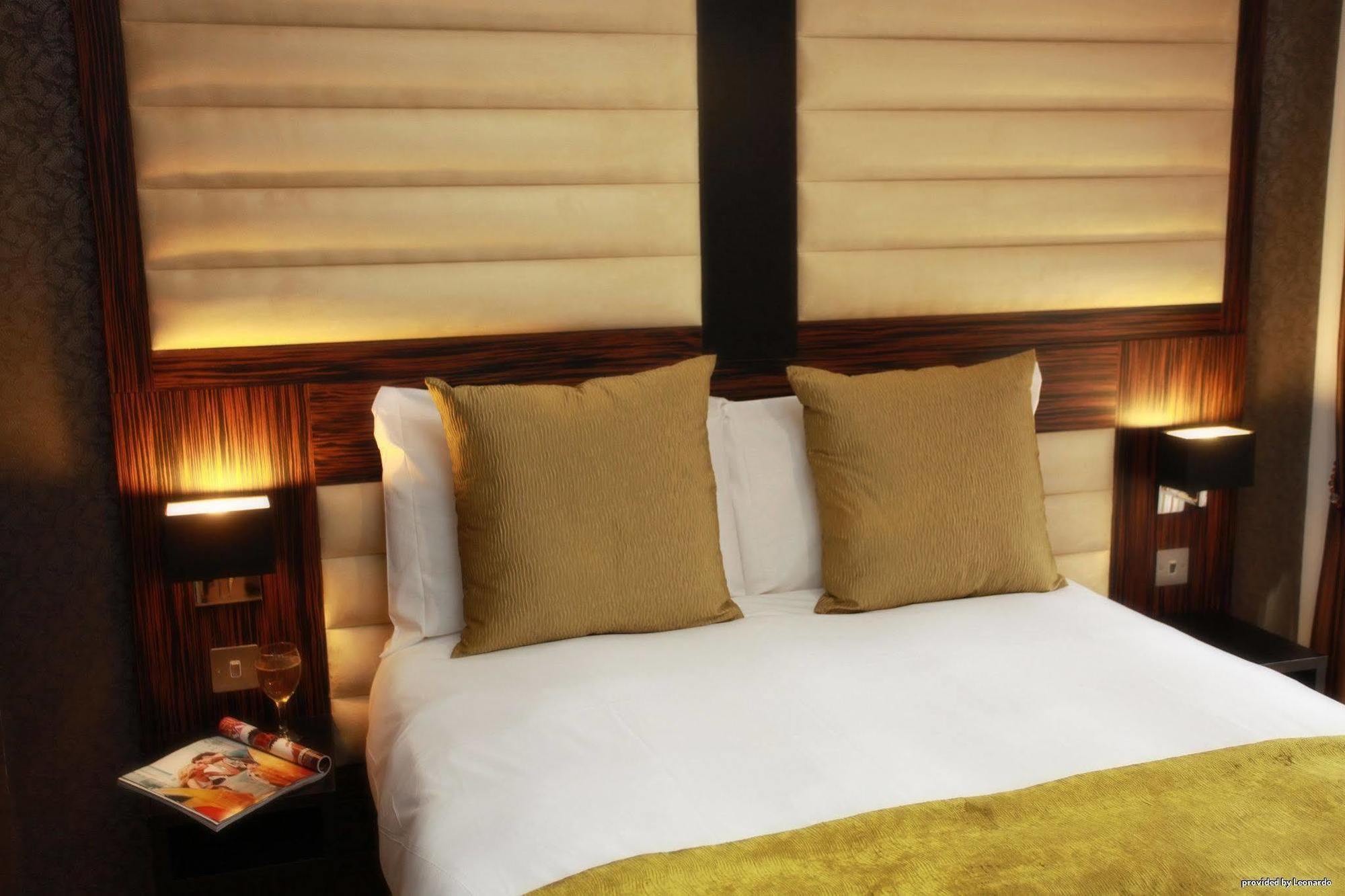 Maitrise Ealing - *