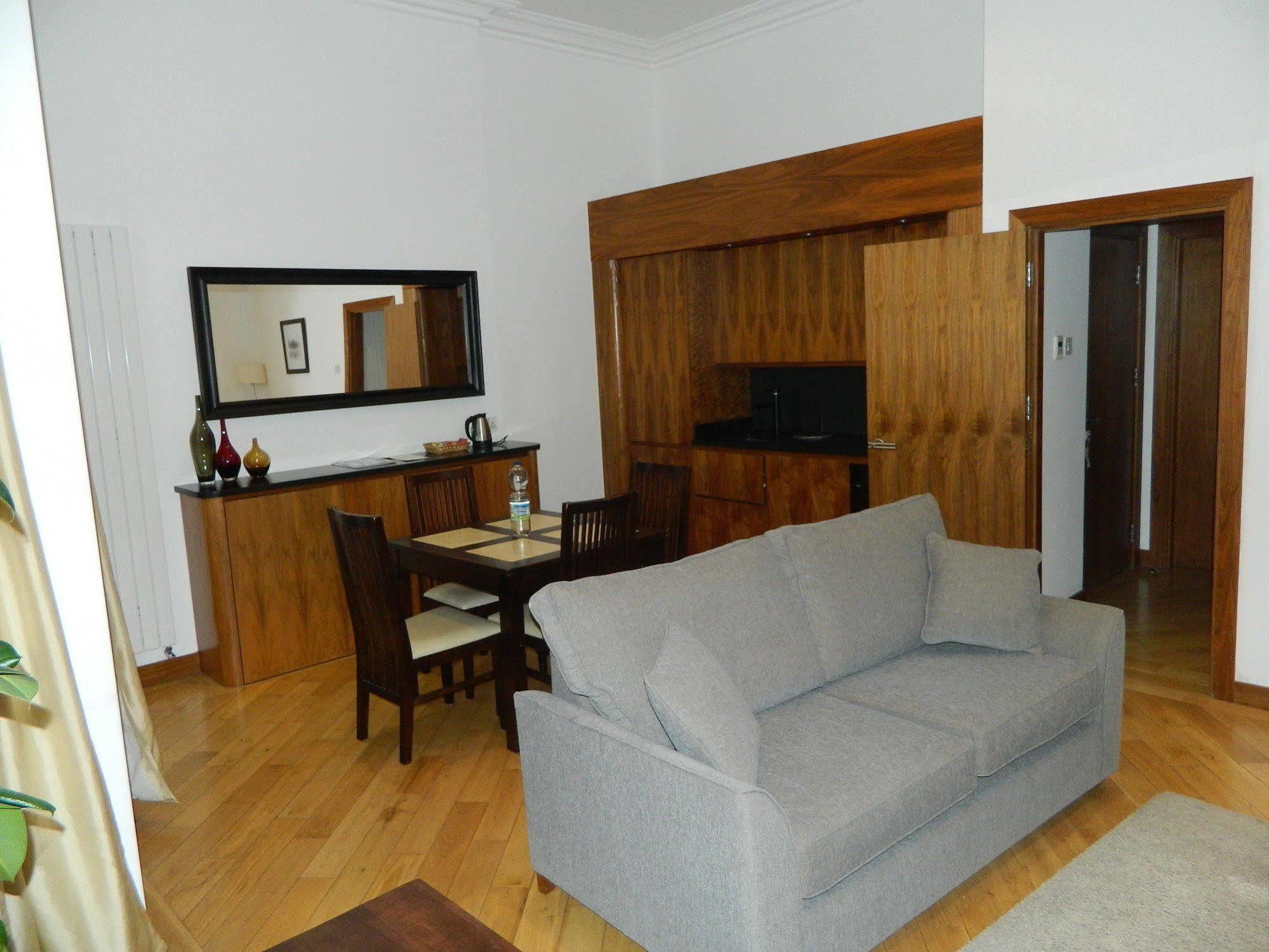 Aparthotel Presidential Kensington 4*