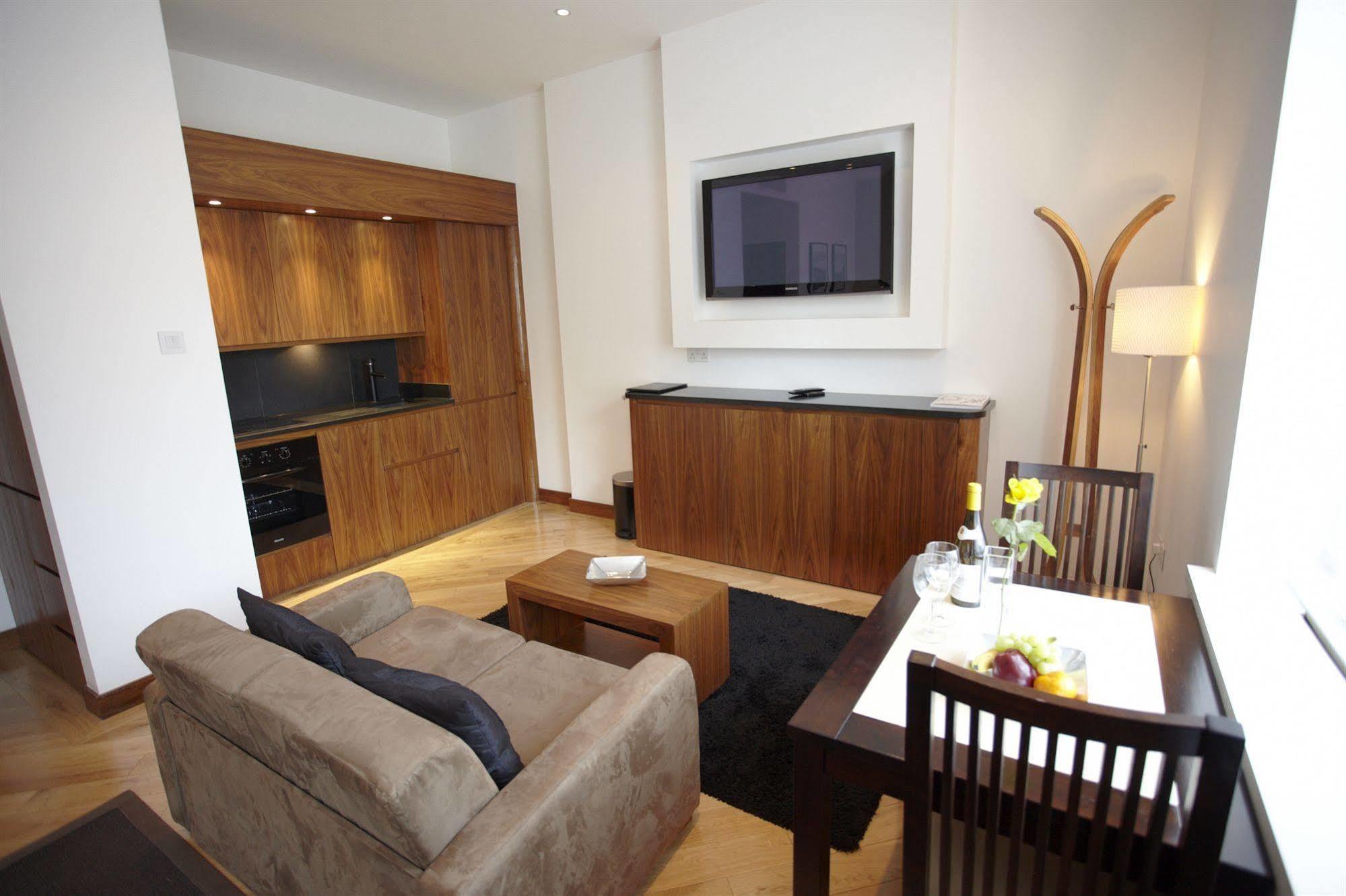 Aparthotel Presidential Kensington 4*