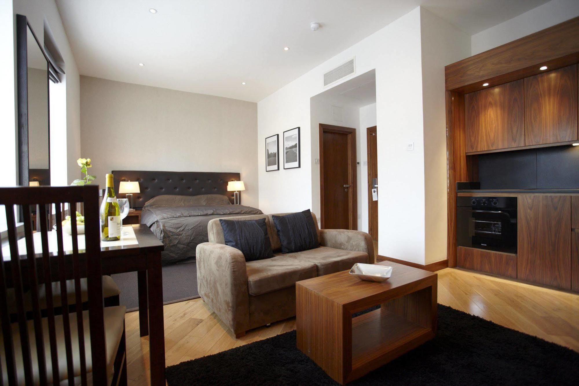 Aparthotel Presidential Kensington 4*
