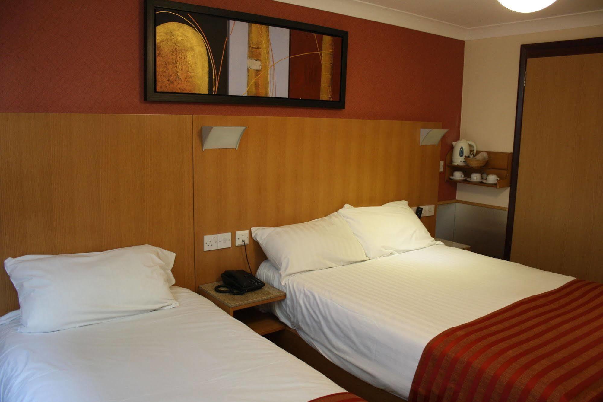 Eurotraveller Hotel- Express Hotell 3*