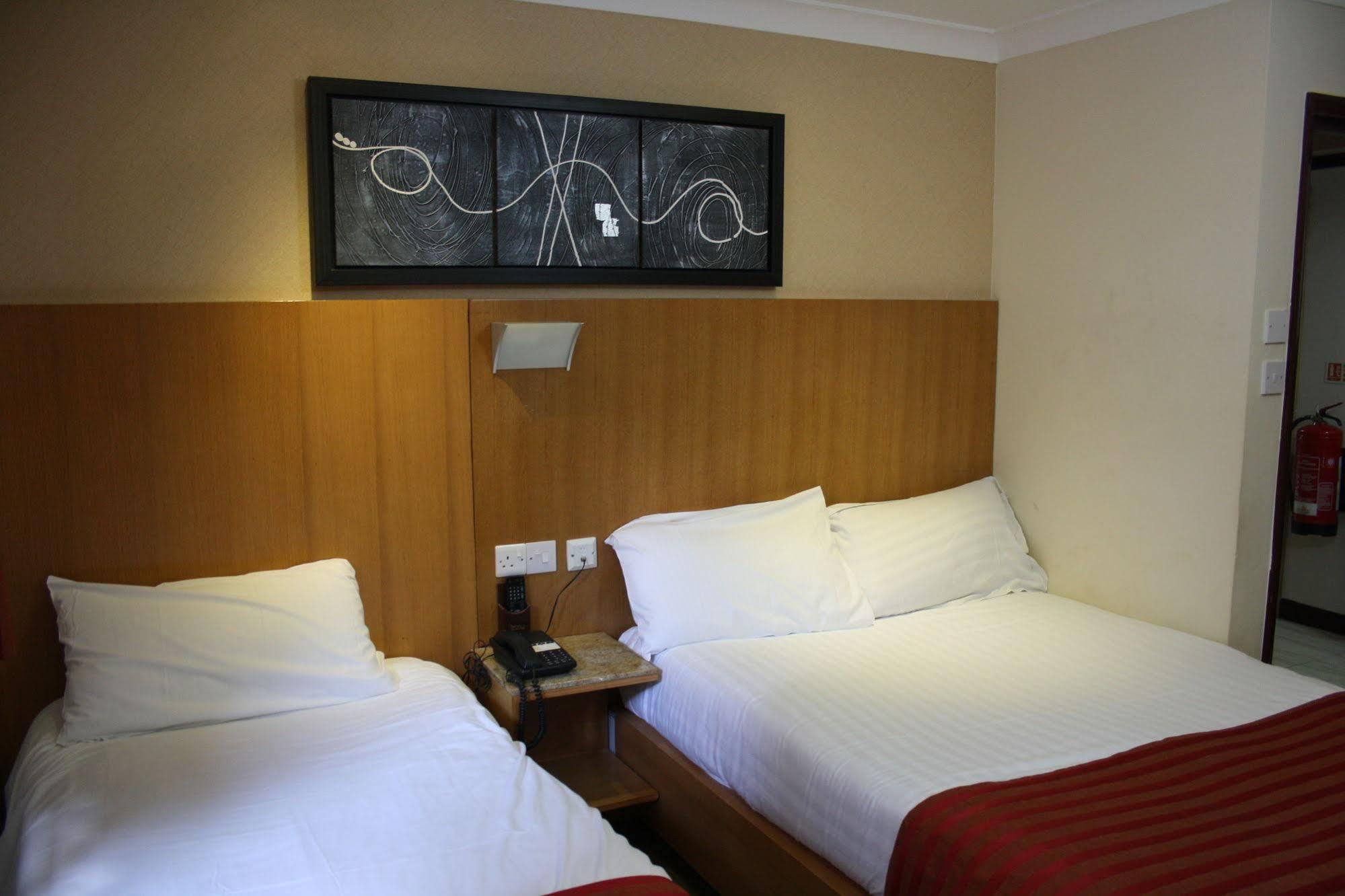 Eurotraveller Hotel- Express Hotell 3*