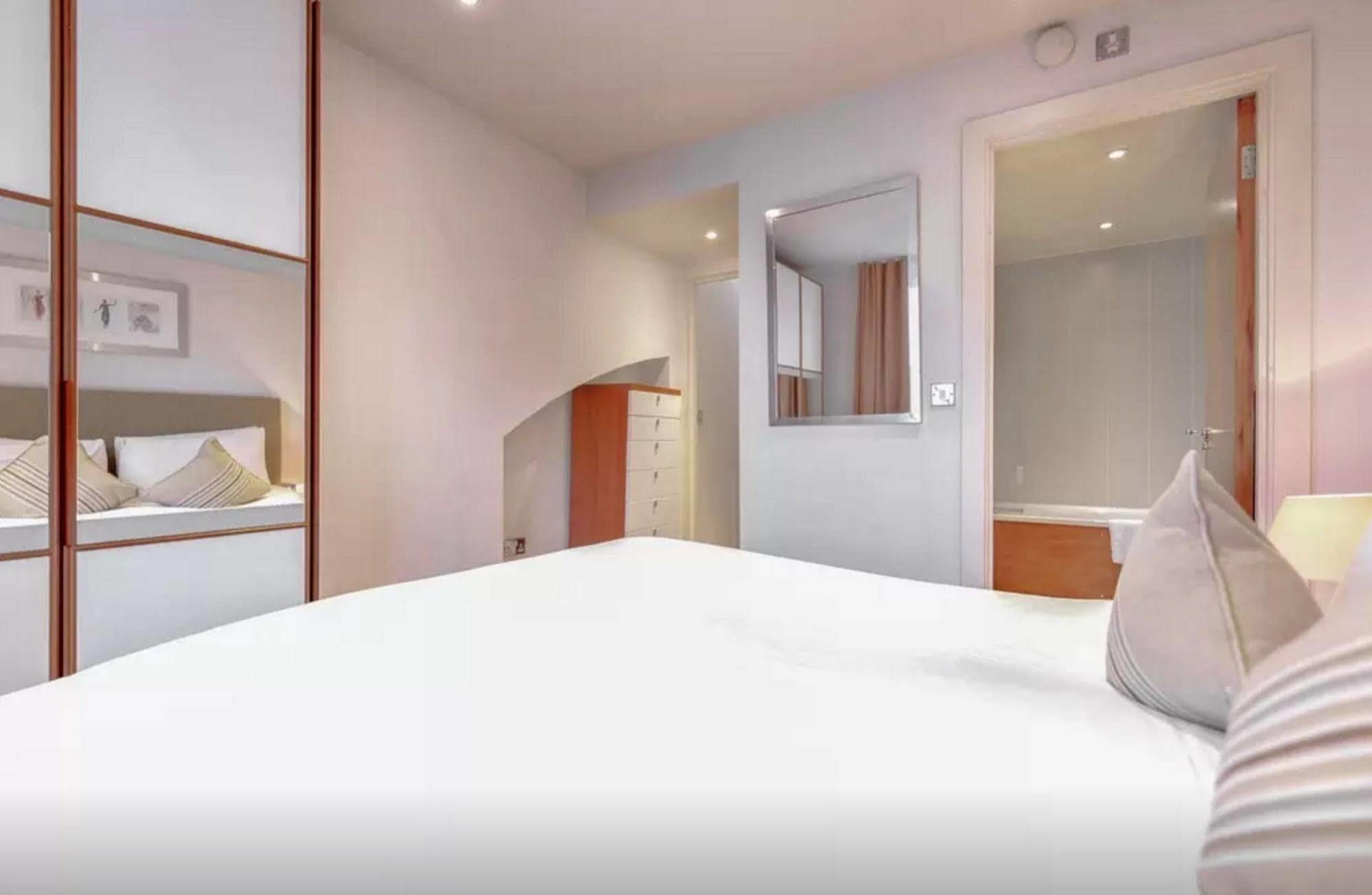 Princes Square Apartment London