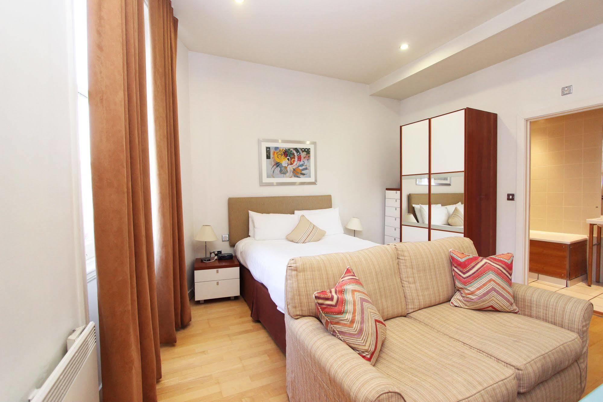 Princes Square Apartment