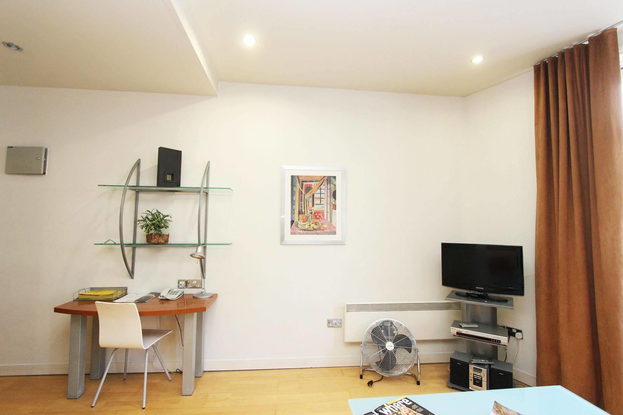 Princes Square Apartment