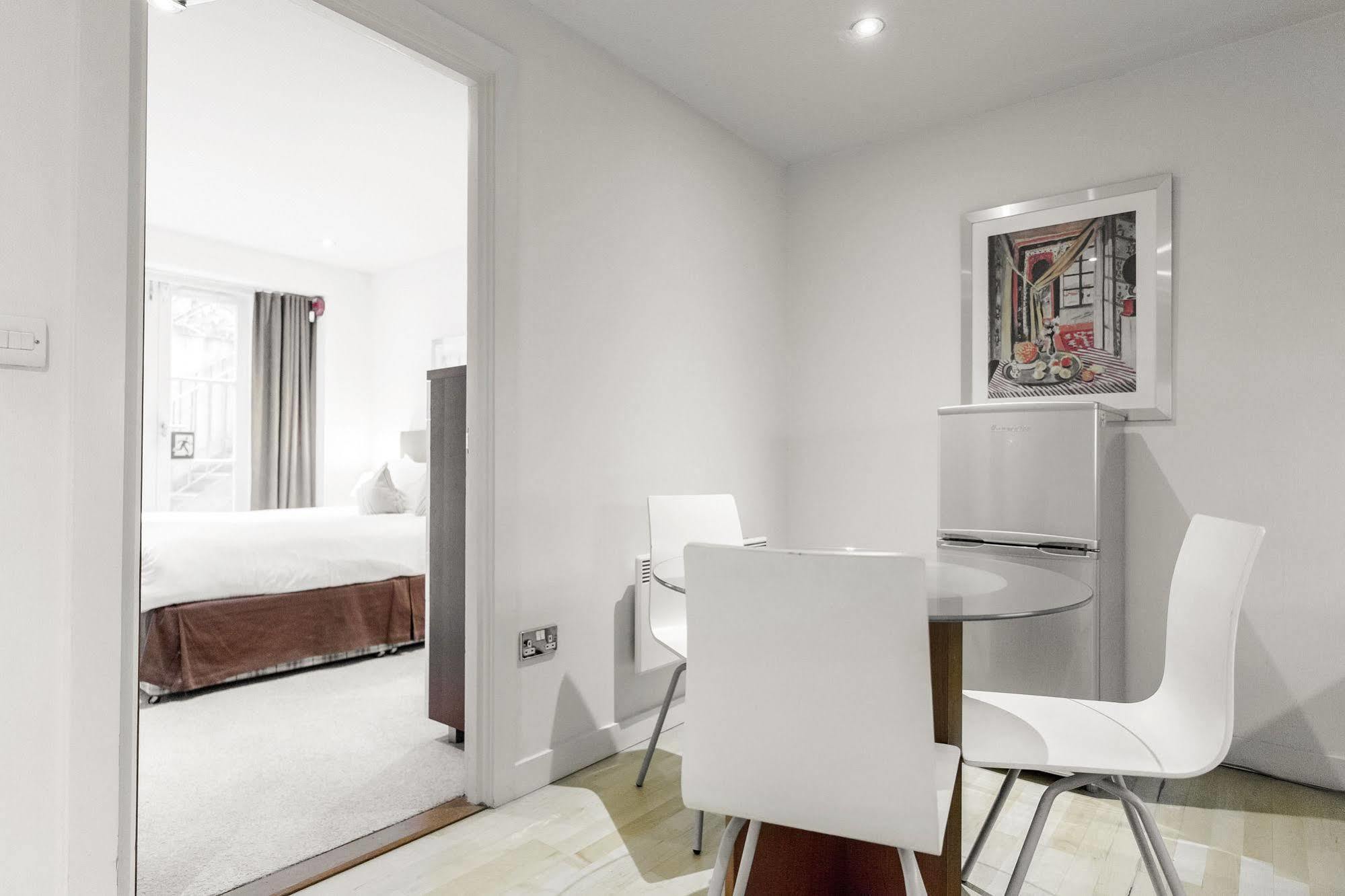 Apartment Princes Square London
