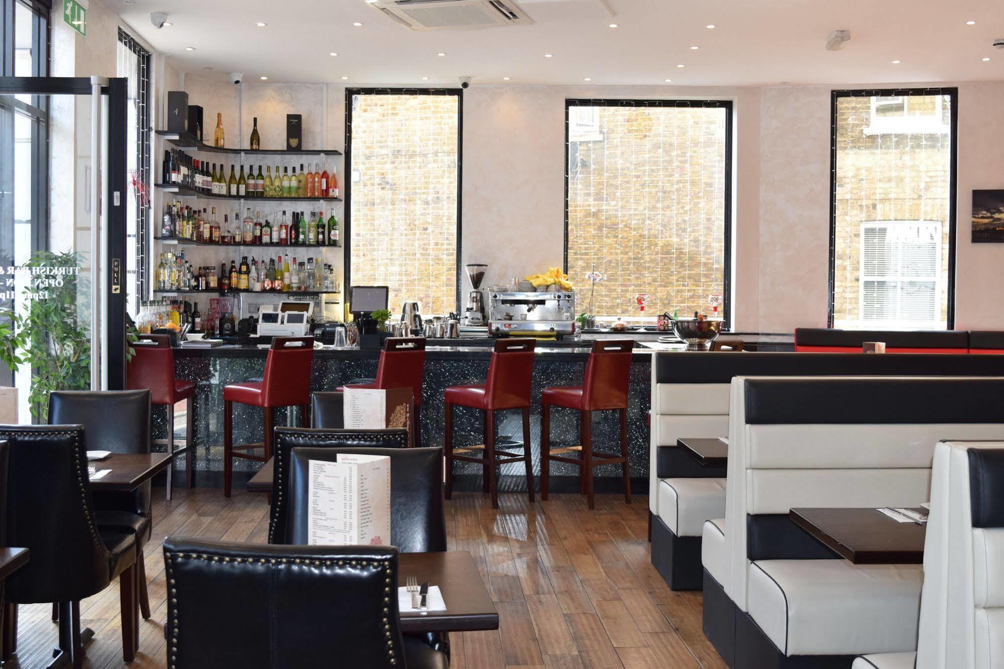 The King William 3* London