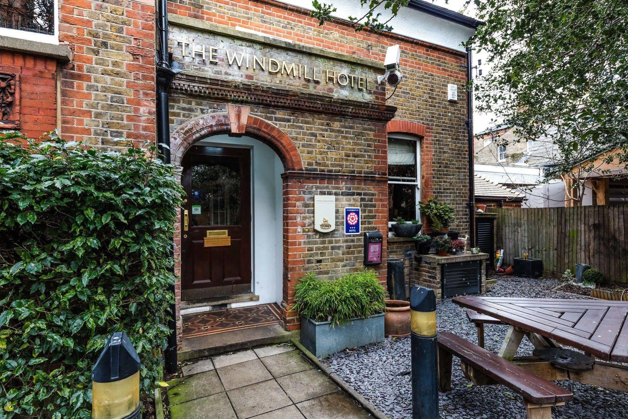 The Windmill On The Common 3* London