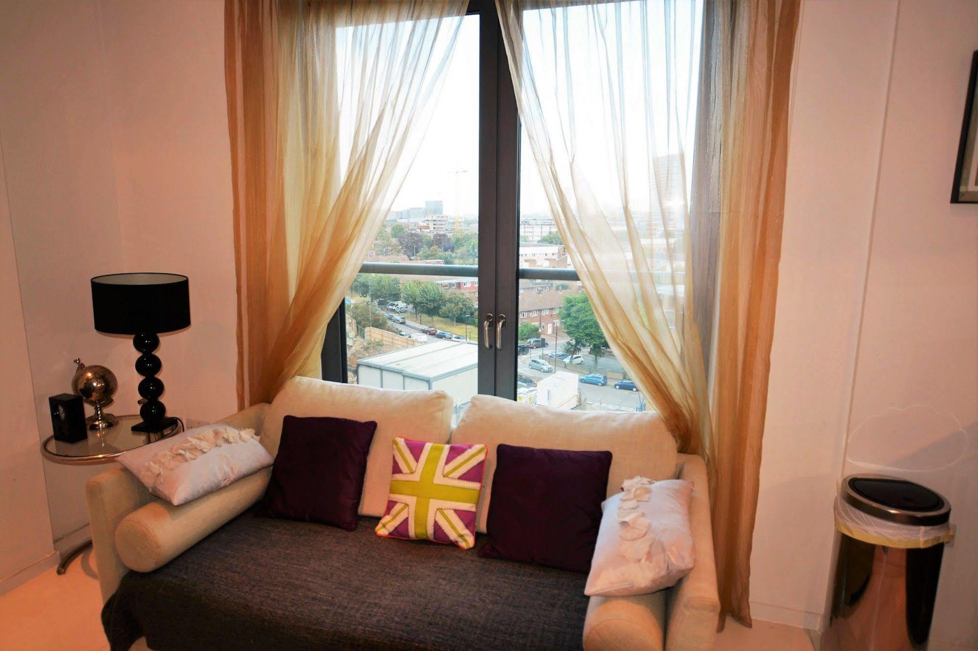 Hotel Zen - Excel O2 Arena