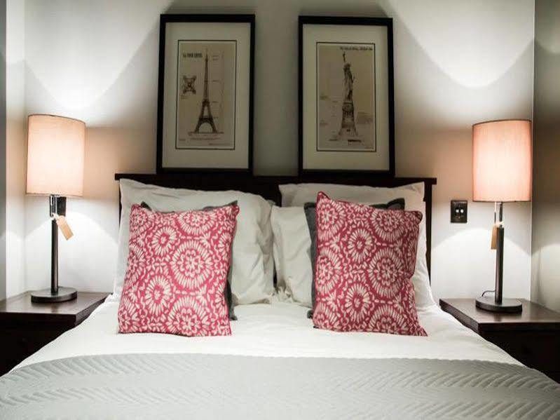 Kings Cross Apartments * London