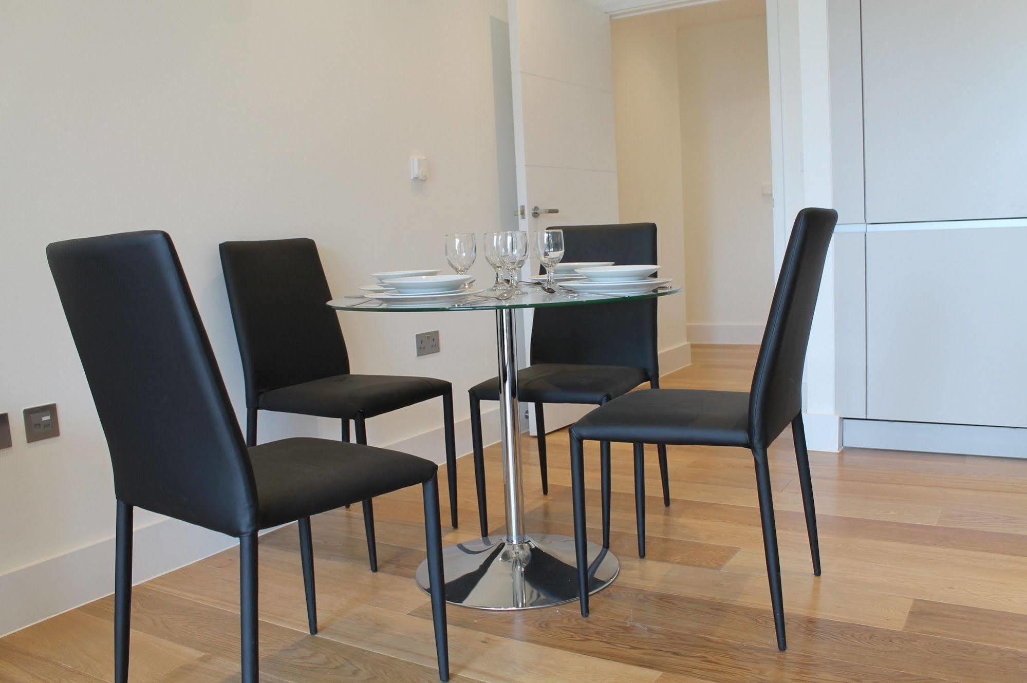 Apartment Portobello Square London