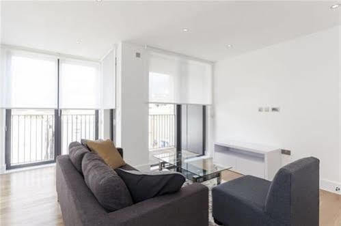 Apartment Portobello Square London