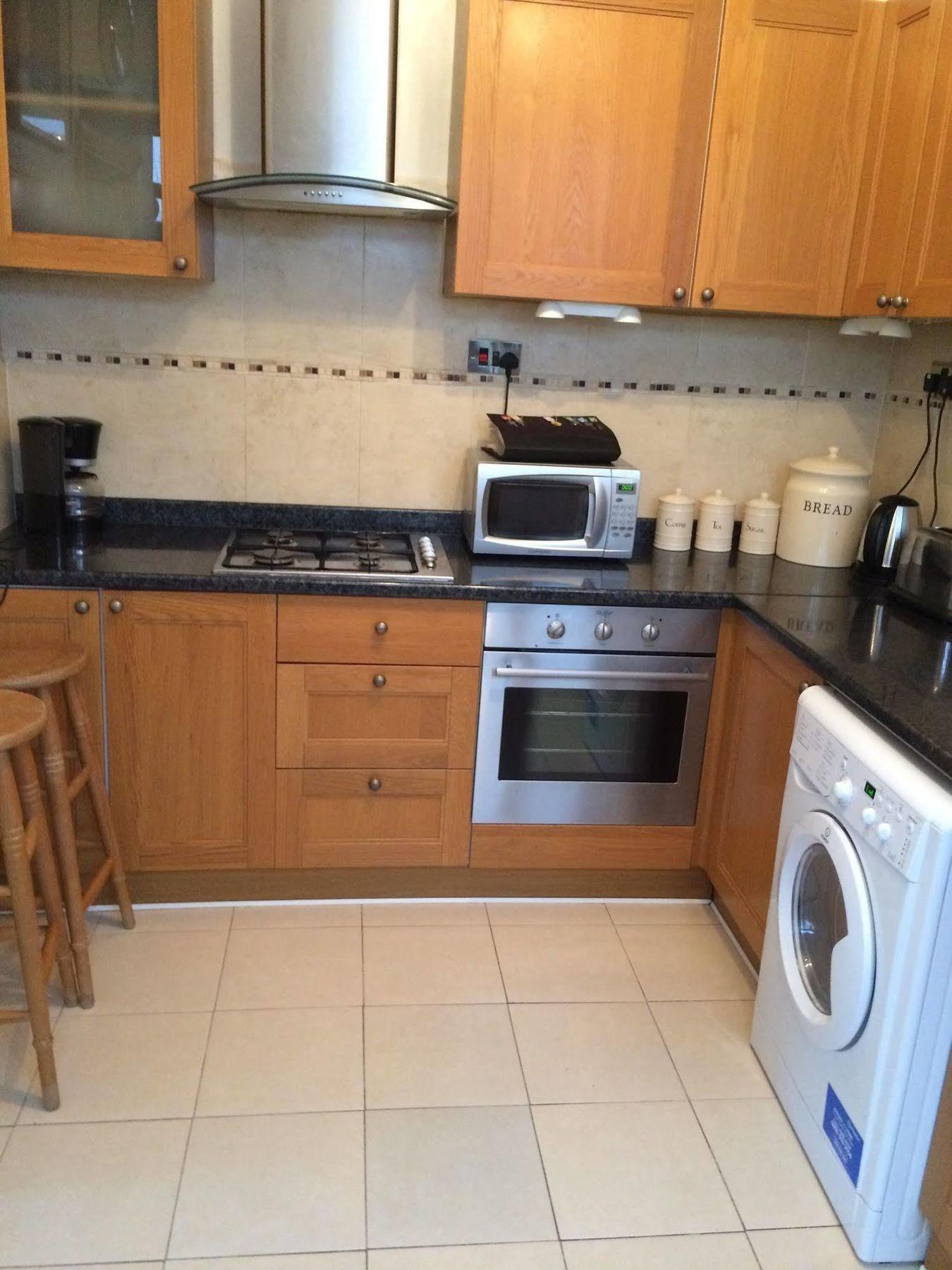 Apartment Lovely Garden Apartment In Wimbledon Town Centre With Private Parking By Wimbledon Holiday Lets London