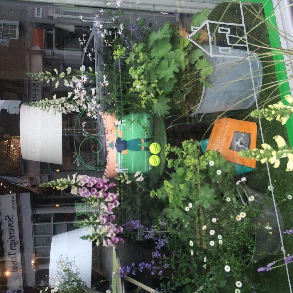 Lovely Garden Apartment In Wimbledon Town Centre With Private Parking By Wimbledon Holiday Lets Apartment *