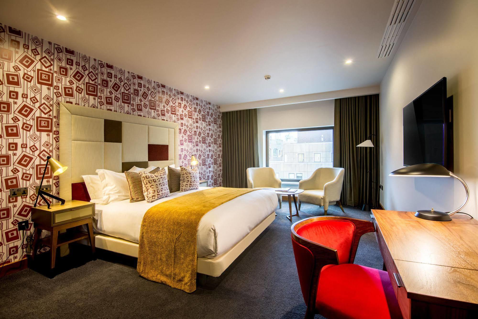 Devonshire Club &