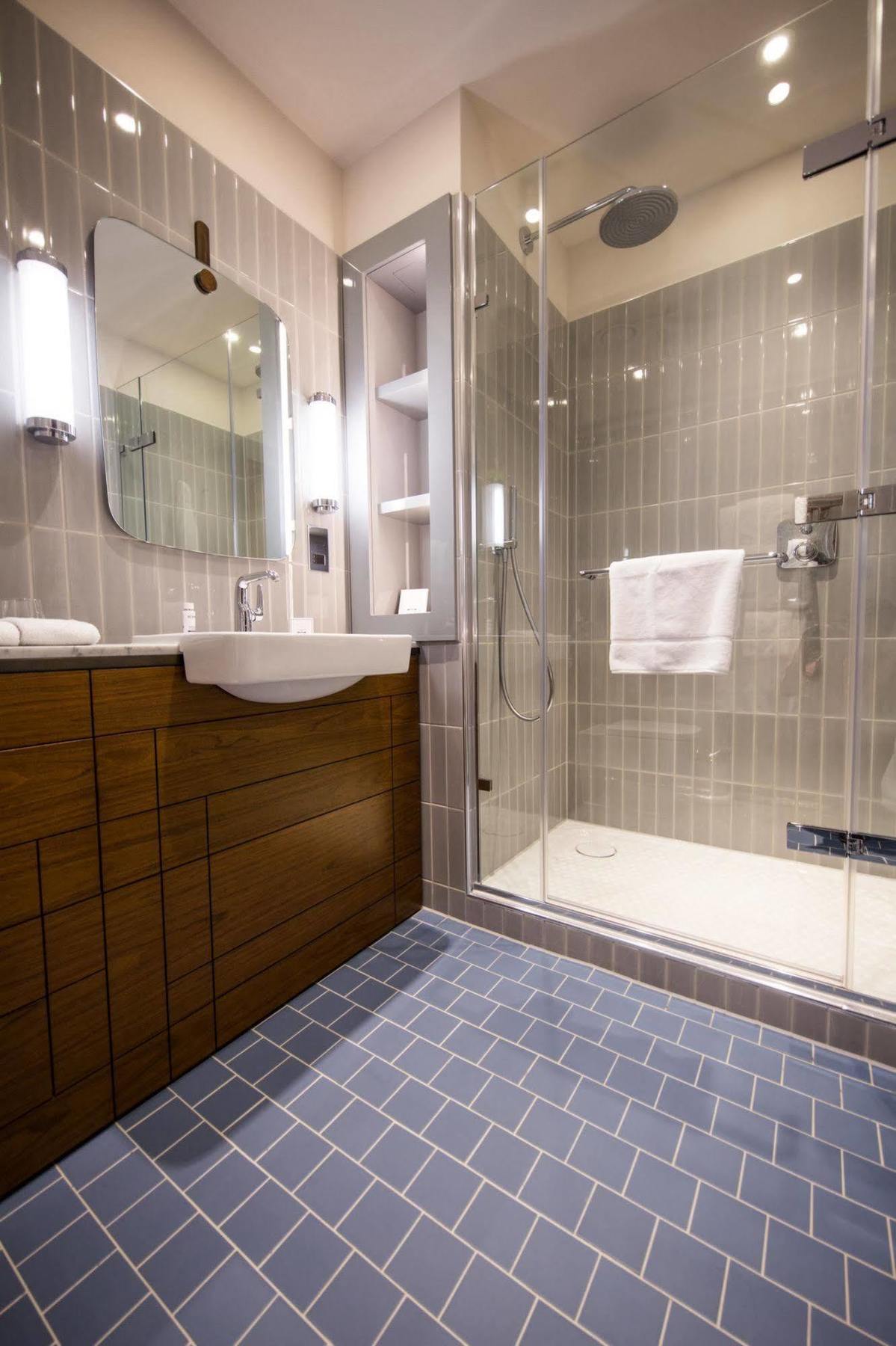 Devonshire Club & 5*