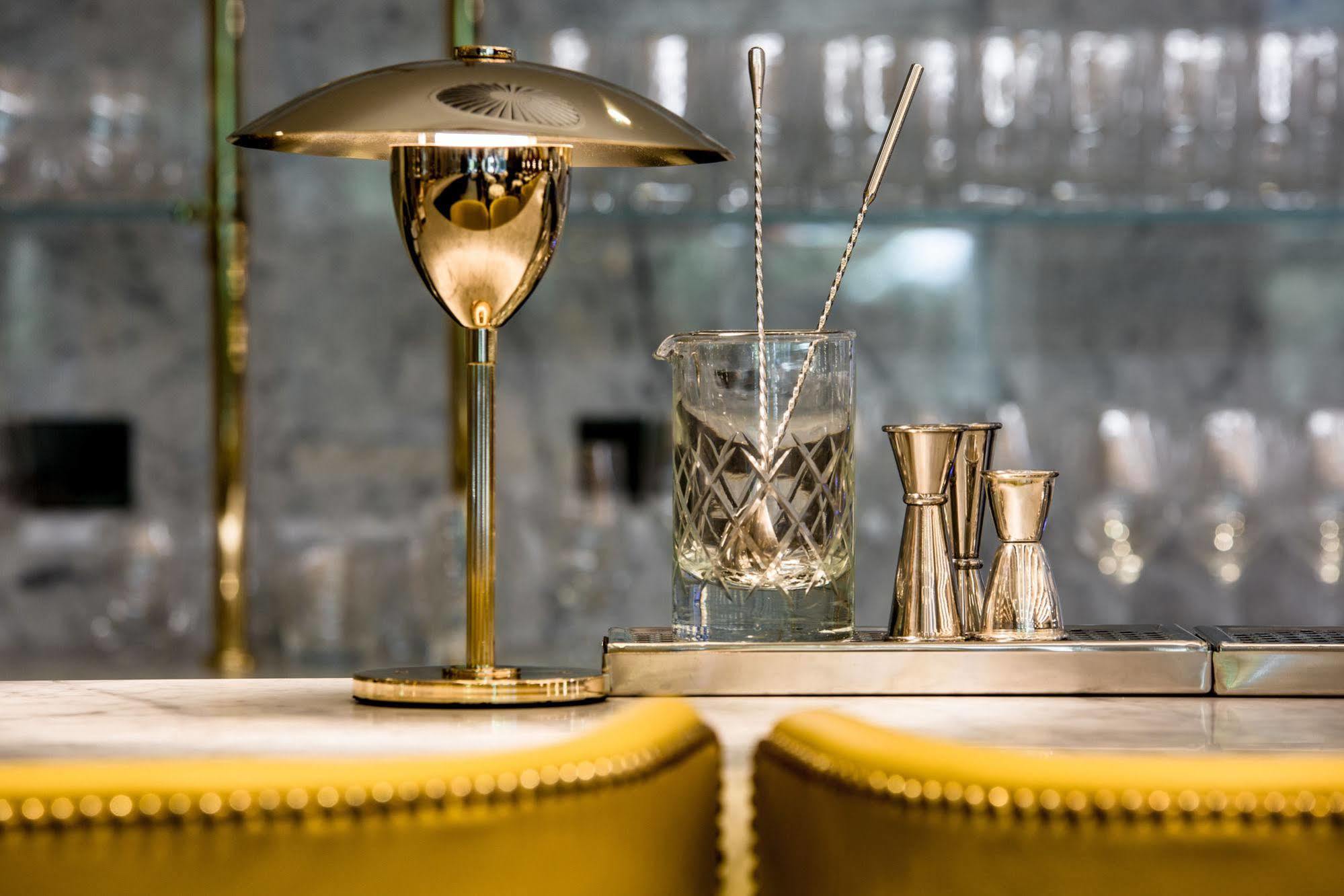 Devonshire Club & Hotel London