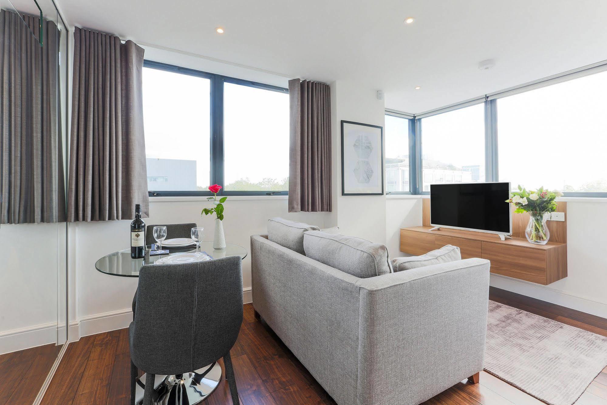 Apartment Swiss One *