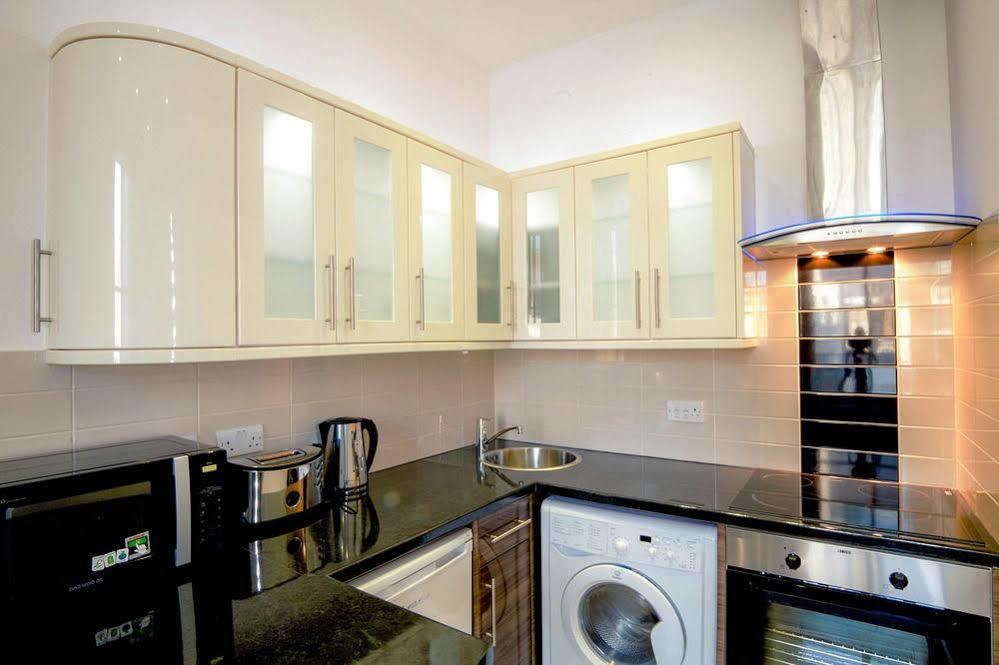 Oxbridge Aparthotel 4*