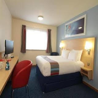 Travelodge Airport Hotel