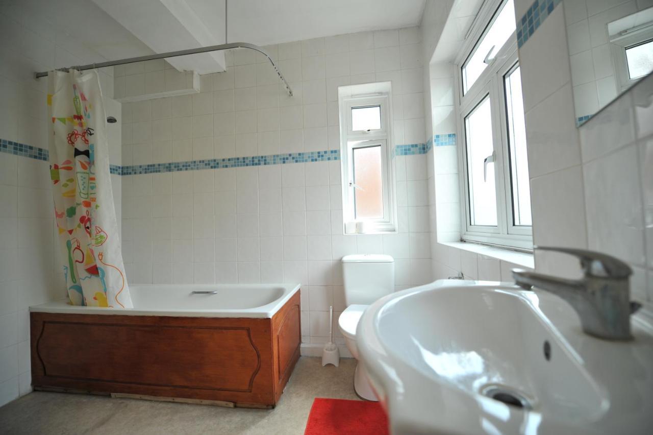 Acton Town Hotell