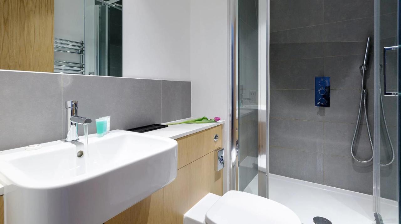 Urban Lovat Lane Apartment