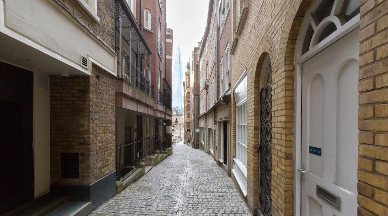 Urban Lovat Lane *