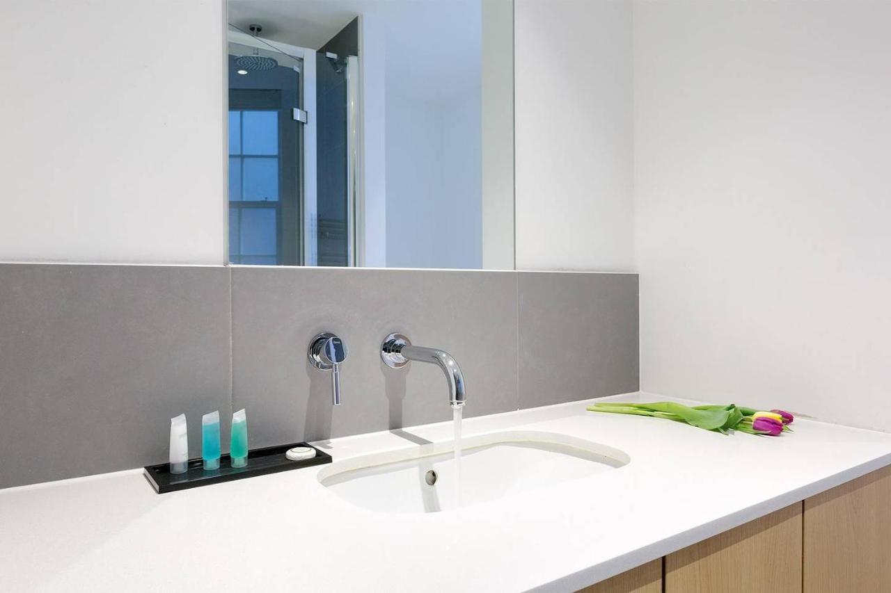 Urban Lovat Lane Apartment